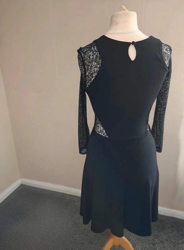 French Connection Black Lace Sleeve Dress – UK Size 10 – Elegant Fit & Flare