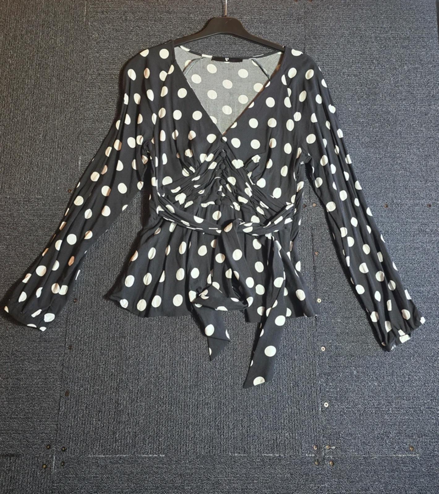 Very Black & White Polka Dot Top Size 12 Ruched V Neck Belted Long Sleeve