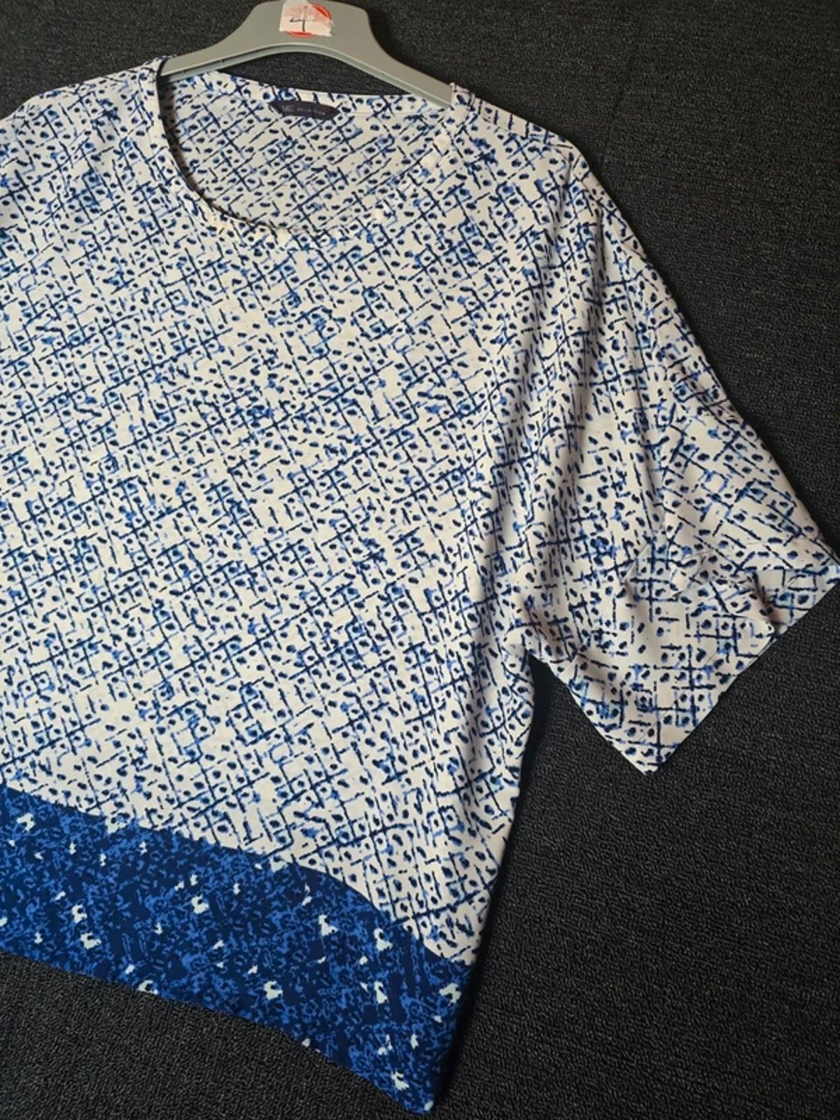 Marks & Spencer blue & white patterned 3/4 sleeve top relaxed size 20