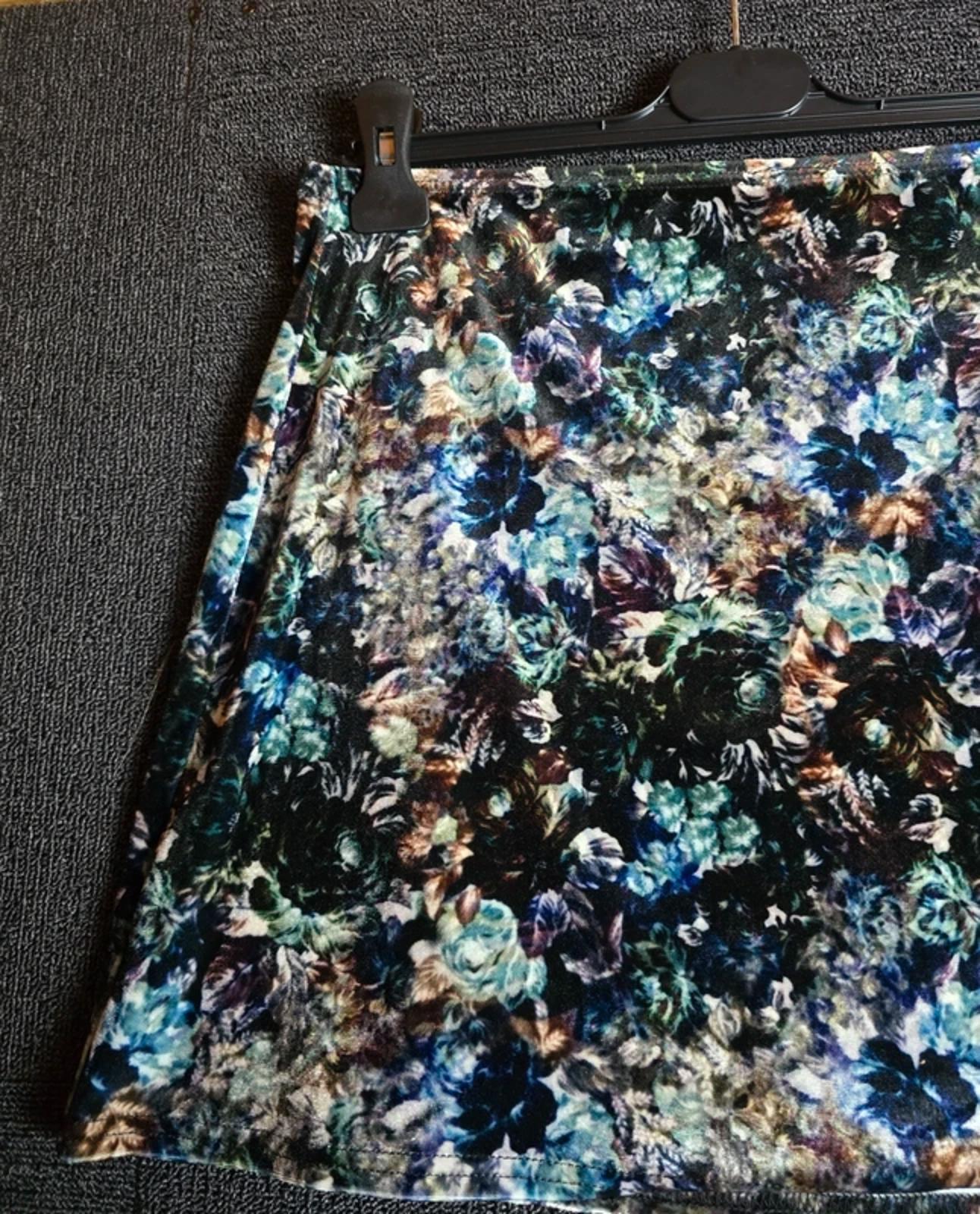Blue Floral Velvet Mini Skirt L Size 16 Evening Urban Outfitters