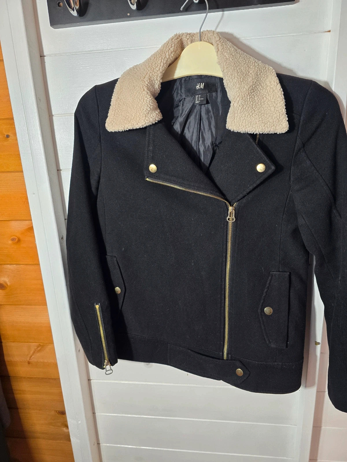 H&M black mid-length sheepskin collar coat size 8