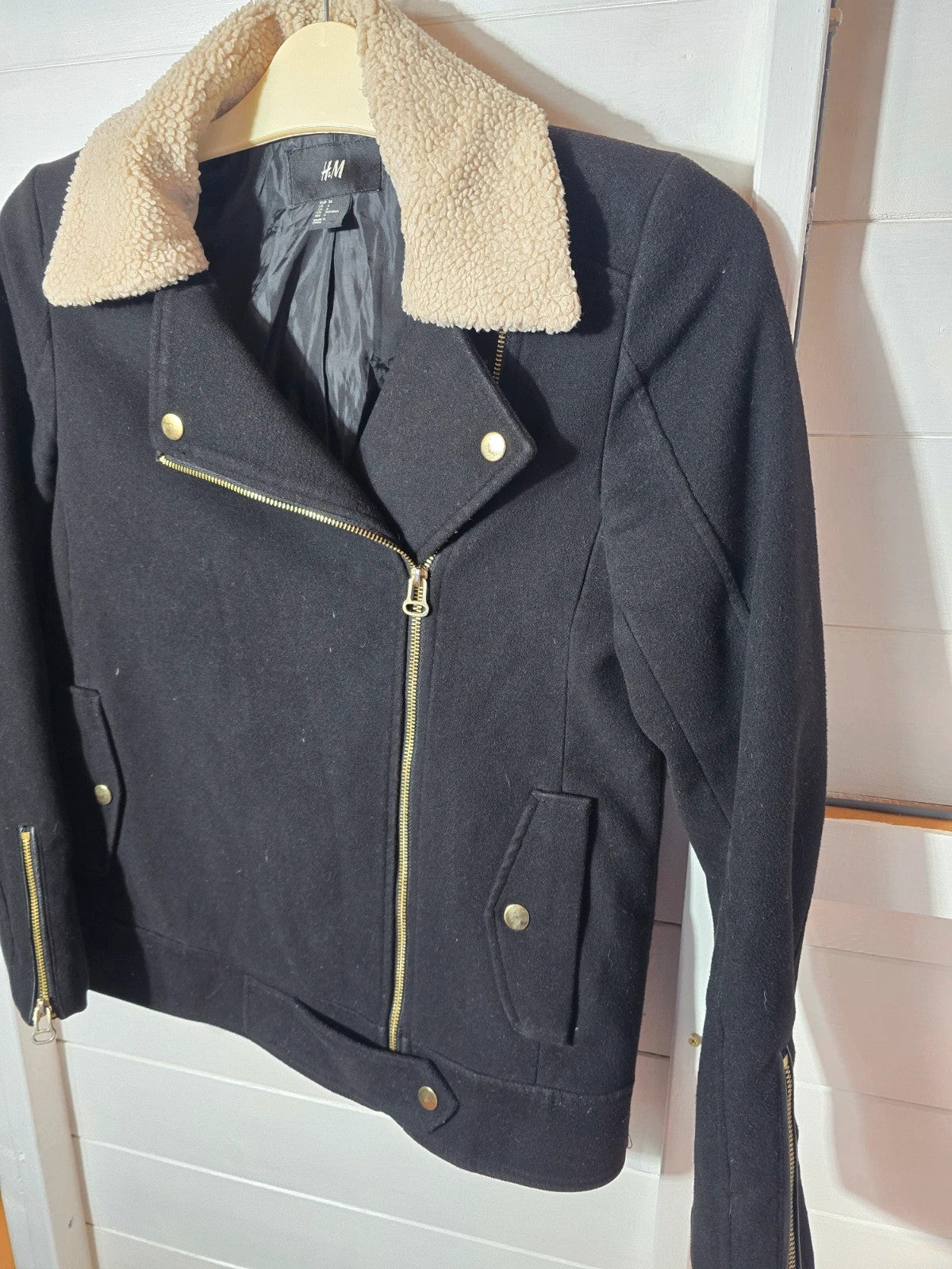 H&M black mid-length sheepskin collar coat size 8