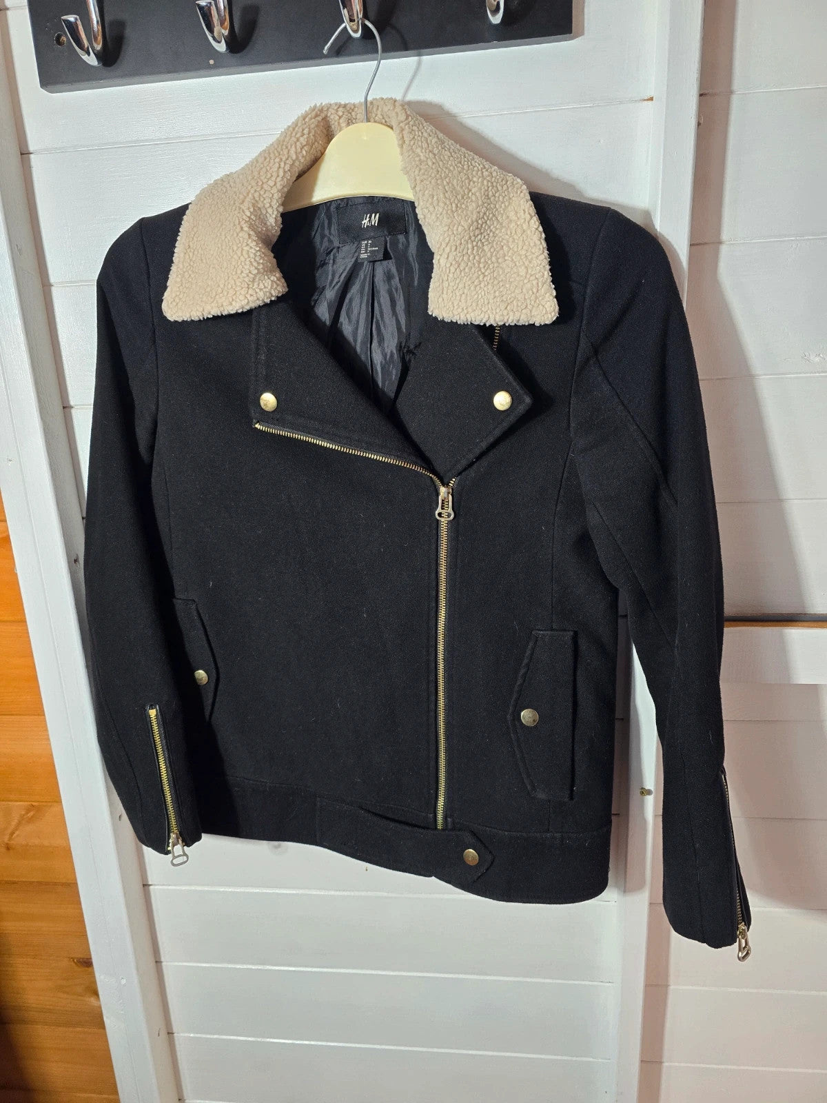 H&M black mid-length sheepskin collar coat size 8