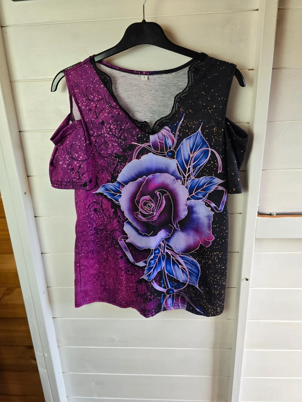 Black & purple cold shoulder short sleeved t-shirt size Small