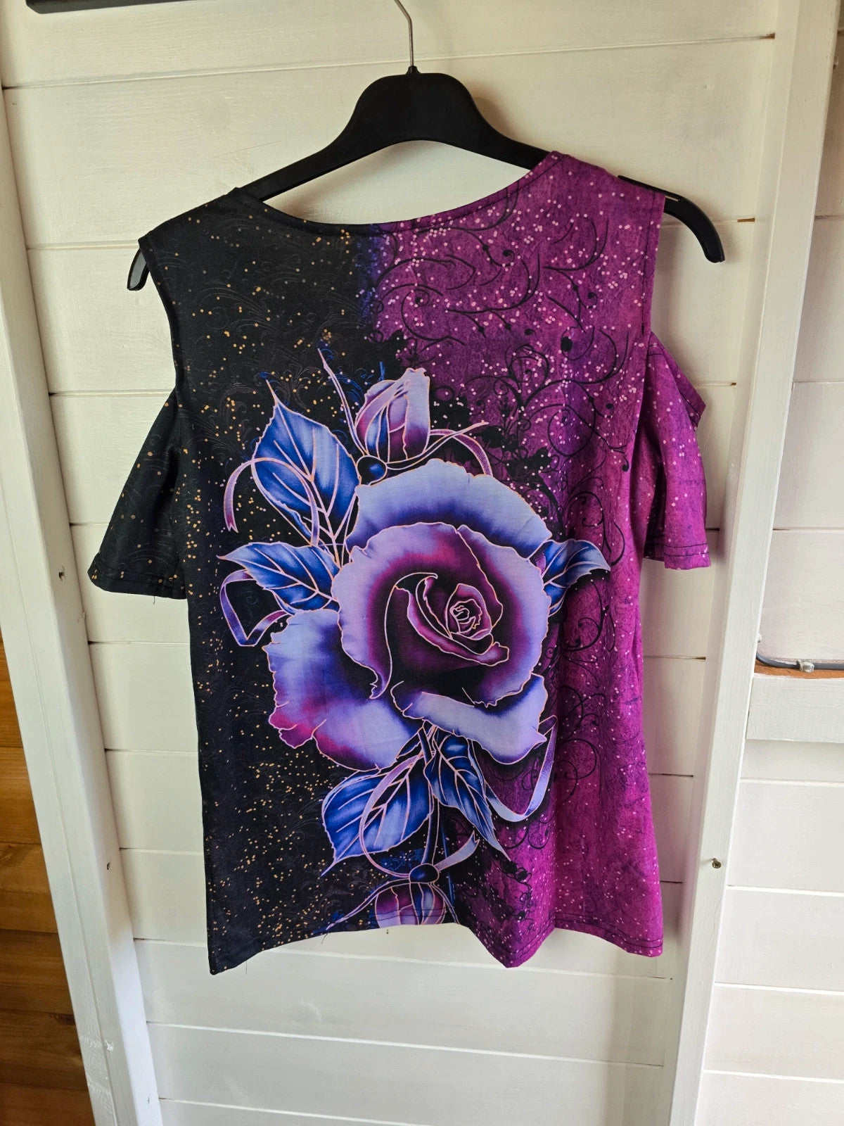 Black & purple cold shoulder short sleeved t-shirt size Small