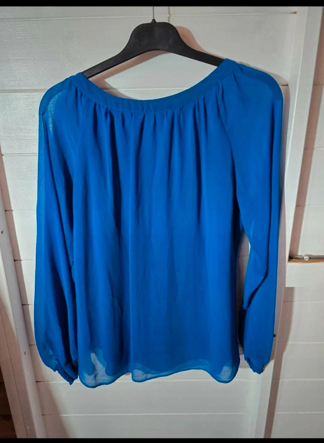 Billie & Blossum blue long sheer sleeved top size 12