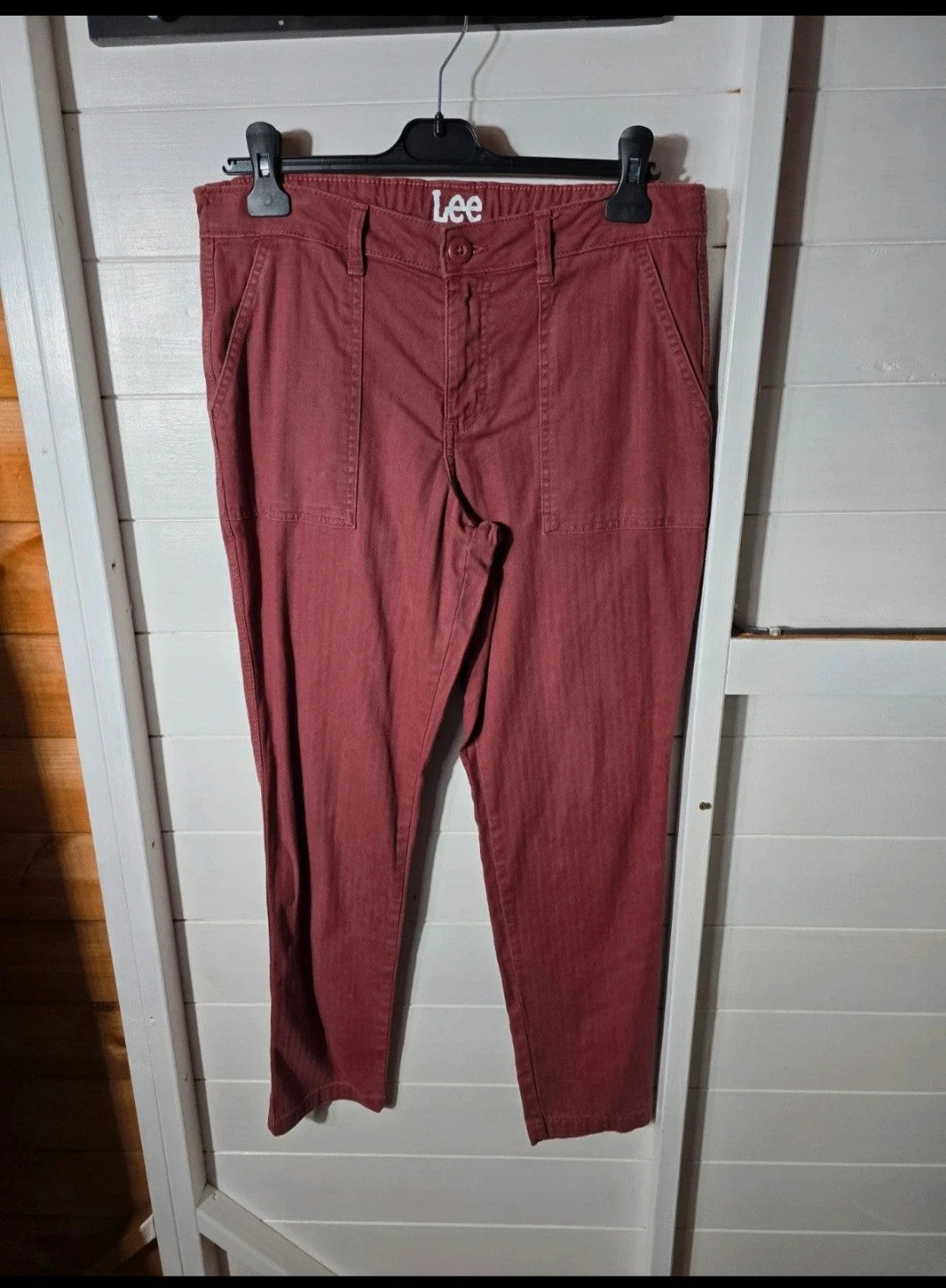 Ladie's Lee Heritage burgundy slim leg high waist jeans size 8