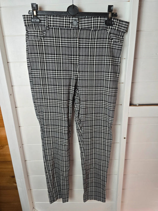 Primark black & white checked skinny bodyfit trousers size 20