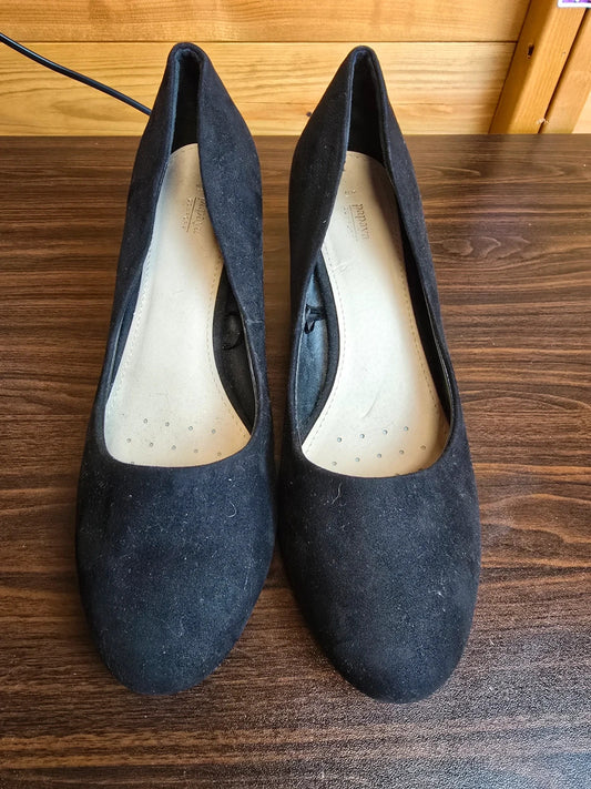 Matalan Black round toe heeled shoes size 6