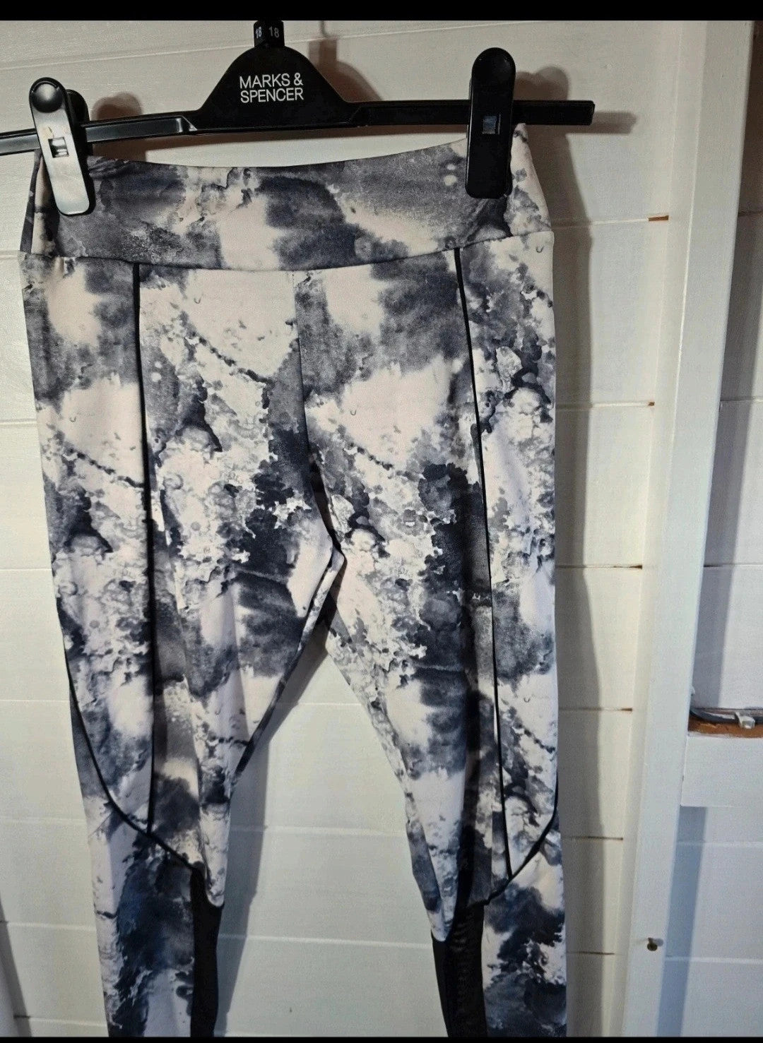 Zara grey & white marble design 3/4 gym leggings size 10