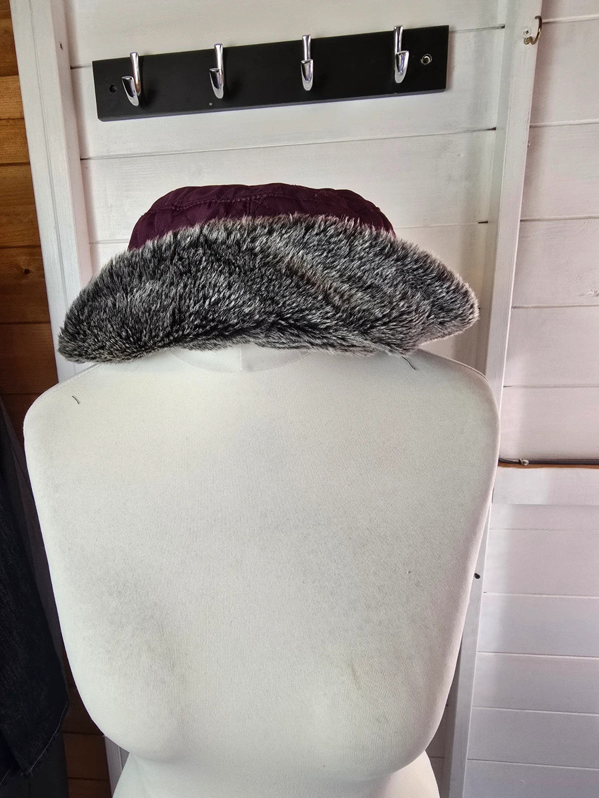 Preloved Hawkins purple and grey faux fur winter hat 