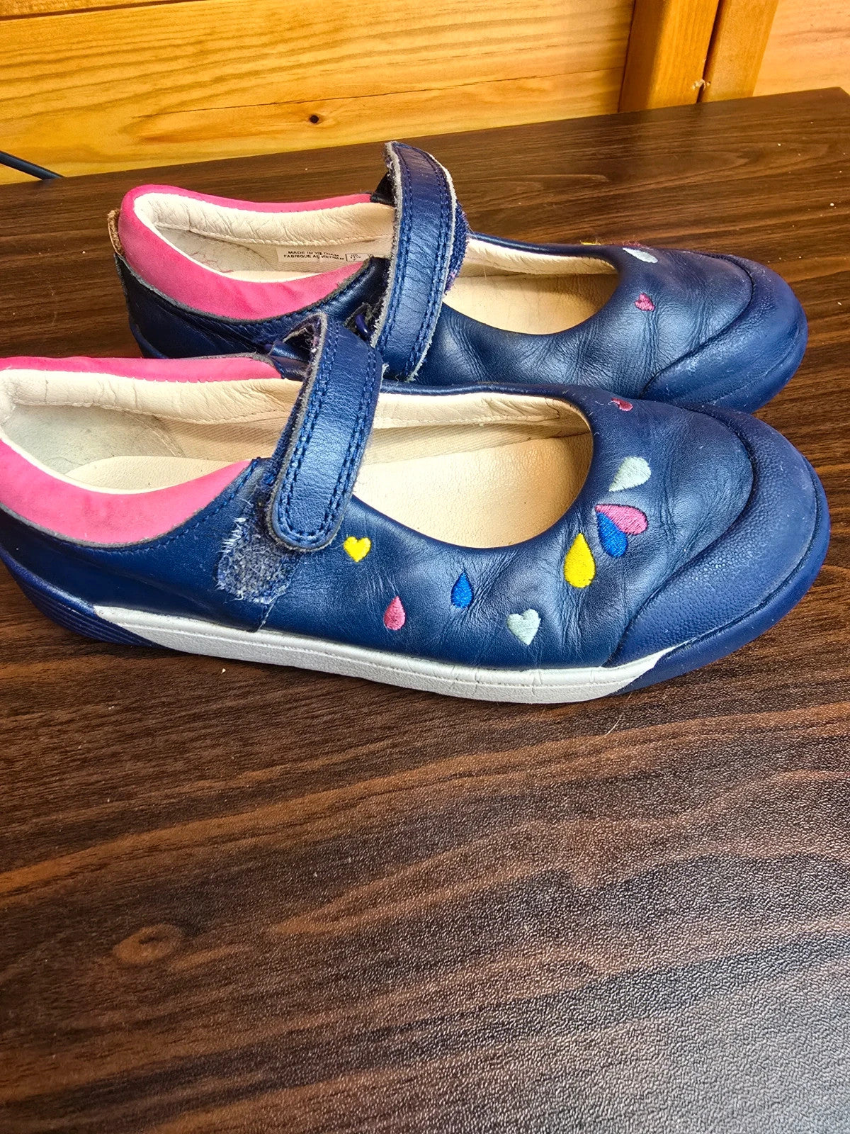 Girls Clarks navy Velcro shoes size 11.5 F