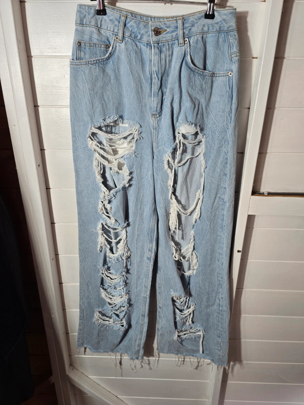 Ladie's Asos Denim light blue ripped distressed flared jeans 28" size 6/8