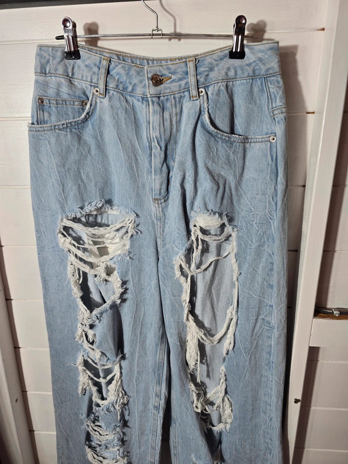 Ladie's Asos Denim light blue ripped distressed flared jeans 28" size 6/8