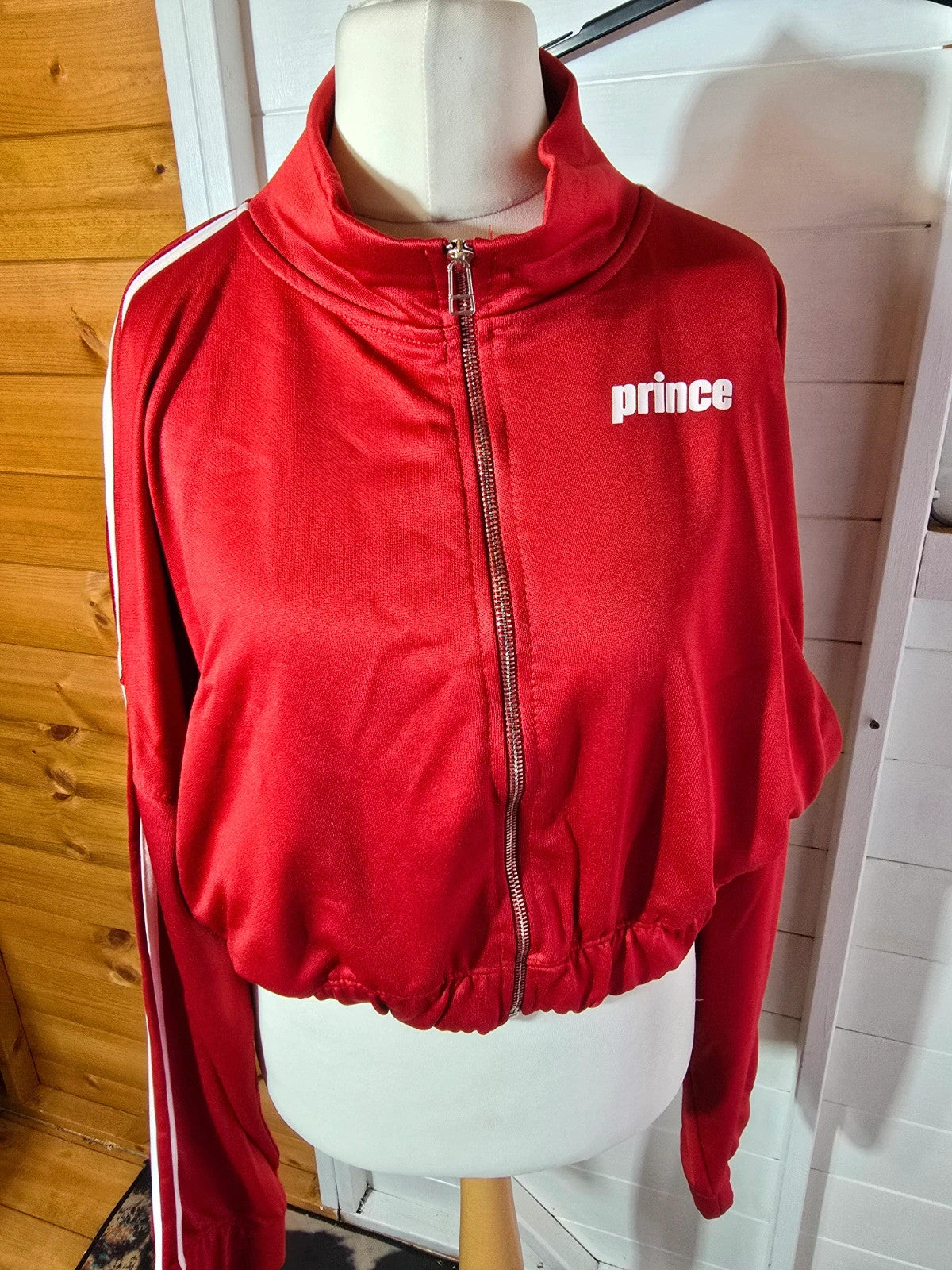 Ladie's Prince Sports red & white cropped long sleeved jumper size 22