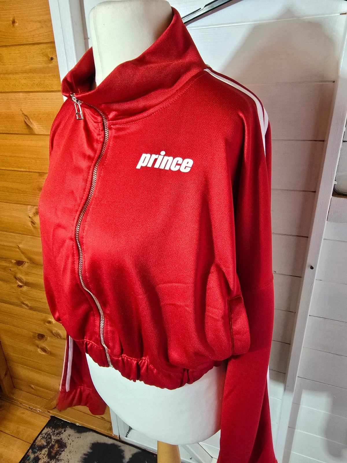 Ladie's Prince Sports red & white cropped long sleeved jumper size 22