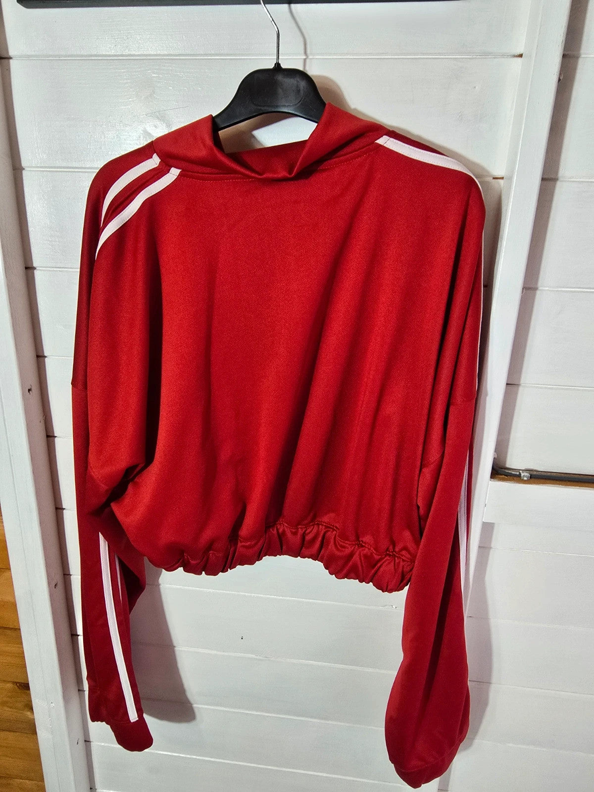 Ladie's Prince Sports red & white cropped long sleeved jumper size 22