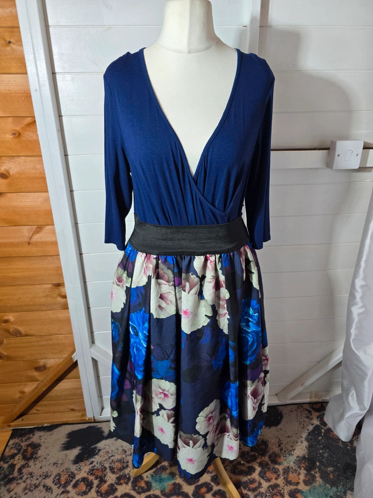 Scarlett & Jo navy 3/4 length sleeve midi floral dress size 16