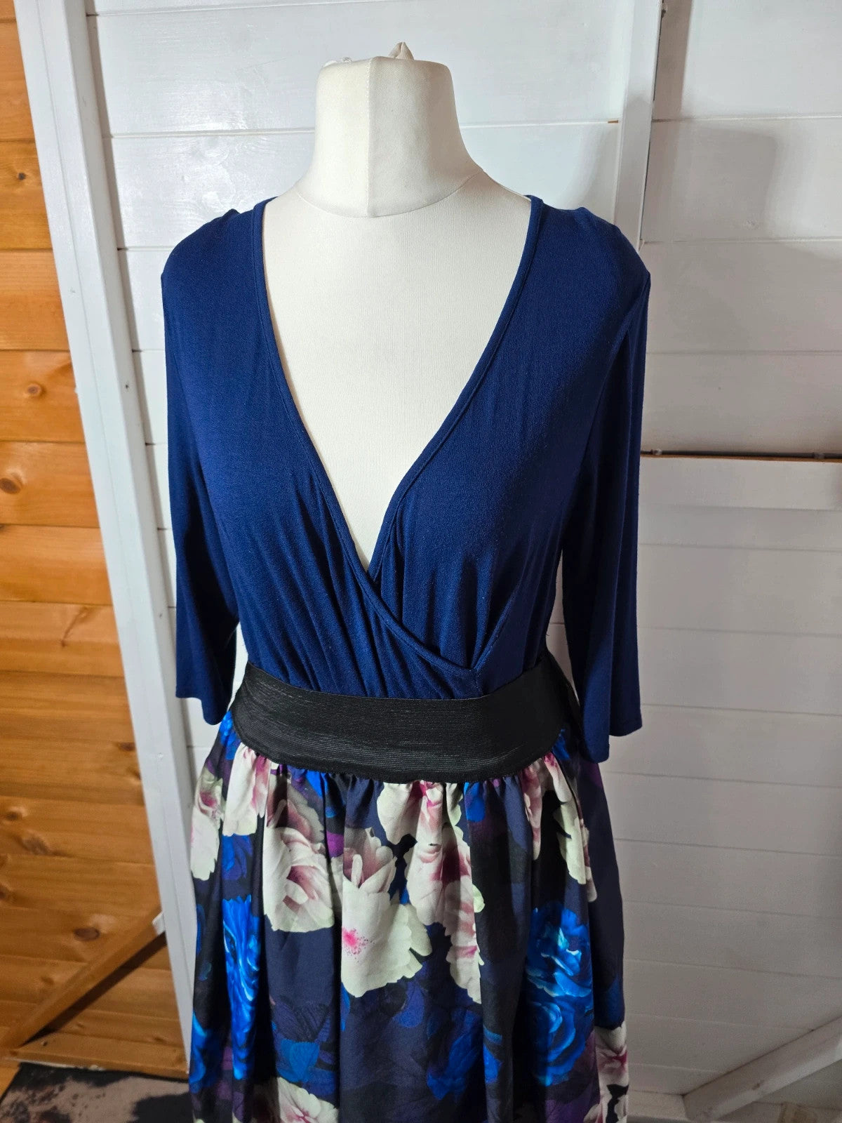 Scarlett & Jo navy 3/4 length sleeve midi floral dress size 16