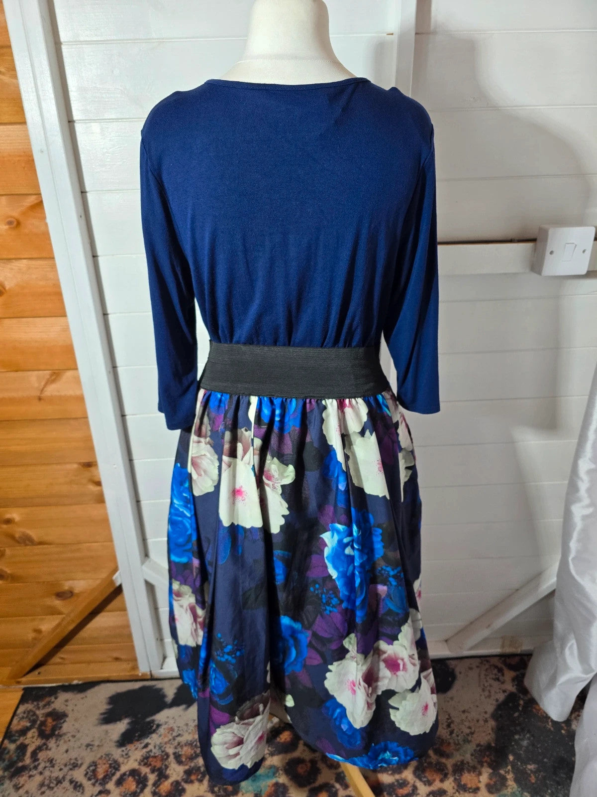 Scarlett & Jo navy 3/4 length sleeve midi floral dress size 16