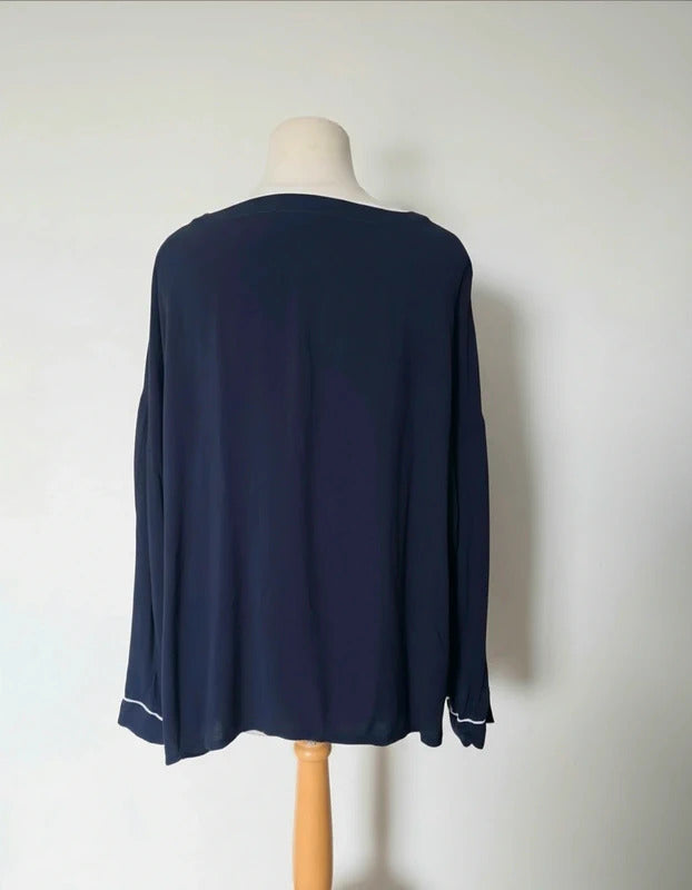F&F Navy Blue & White Trim V Neck Flared Sleeve Blouse Size 20 Relaxed Fit