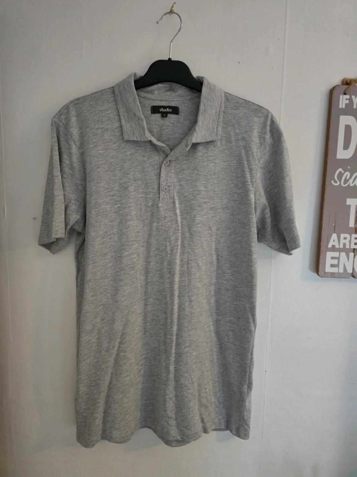 Studio Men's Light Grey Short-Sleeved Polo Shirt Size M