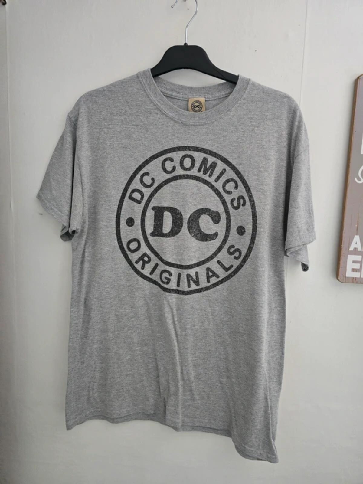 DC Comics Men's Grey Originals Graphic Crew Neck T-Shirt Size Medium