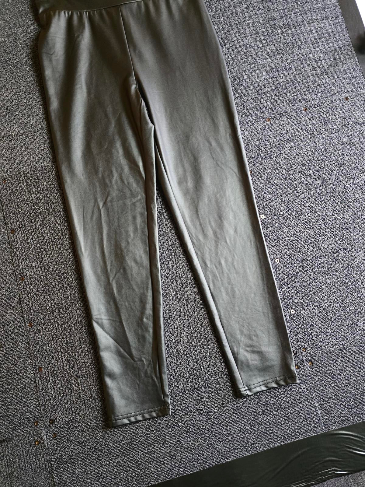 Black faux leather leggings M size 10 Shein