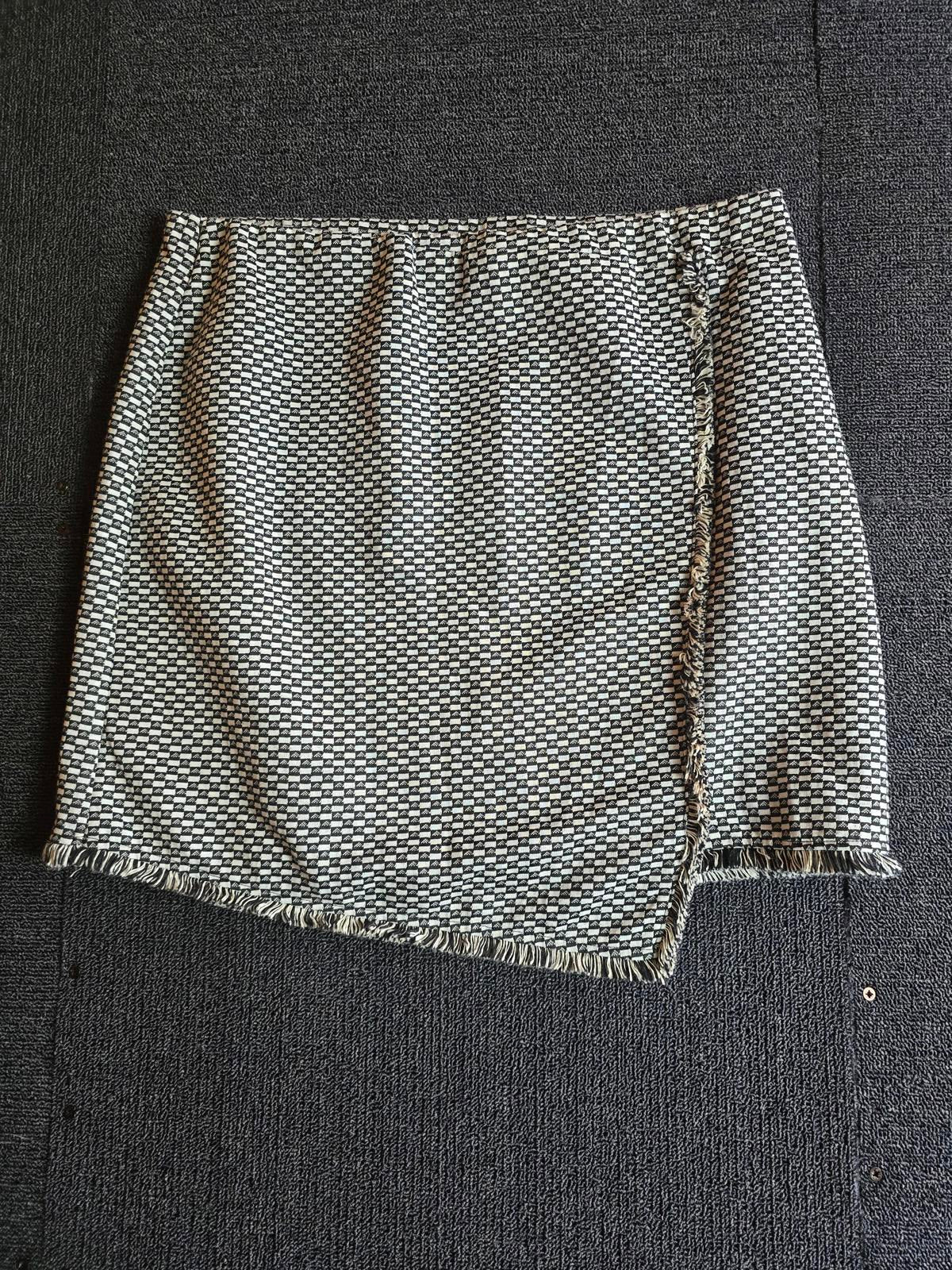 Primark Checked Mini Skirt Black & White Size 16 Frayed Hem