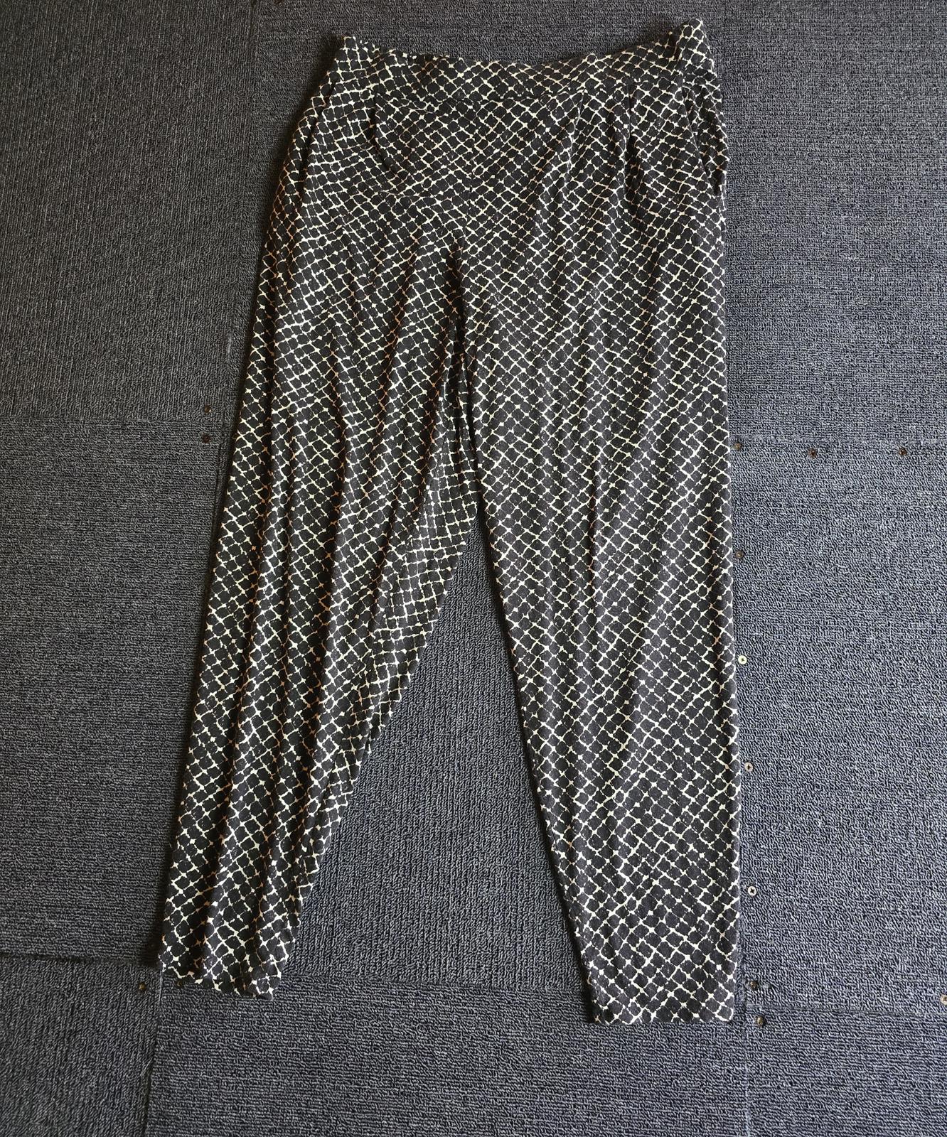 Bonmarché Lightweight Patterned Trousers Black & White Size 18 Relaxed Fit