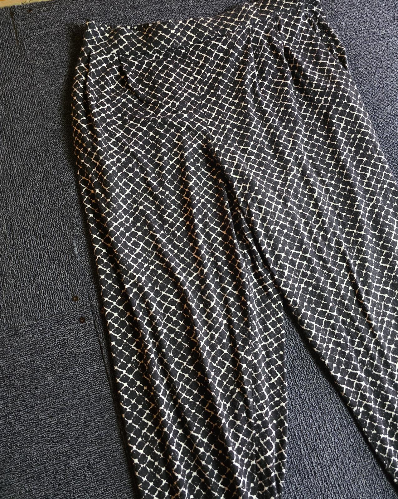 Bonmarché Lightweight Patterned Trousers Black & White Size 18 Relaxed Fit