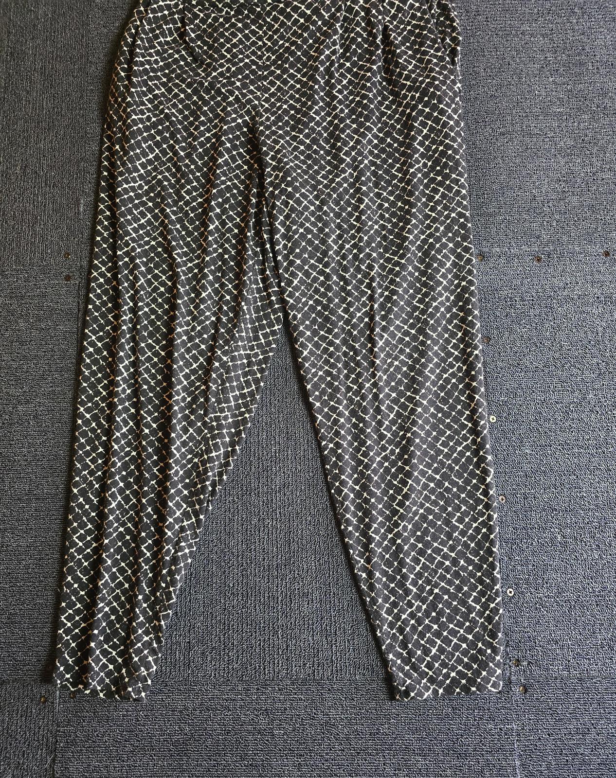 Bonmarché Lightweight Patterned Trousers Black & White Size 18 Relaxed Fit