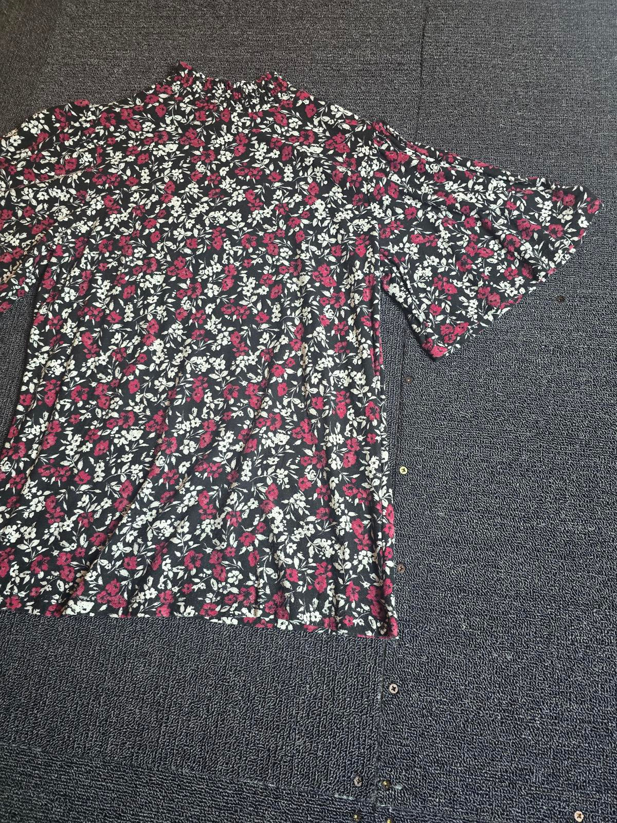 F&F Floral T-Shirt Purple White Black Size 10 Turtleneck