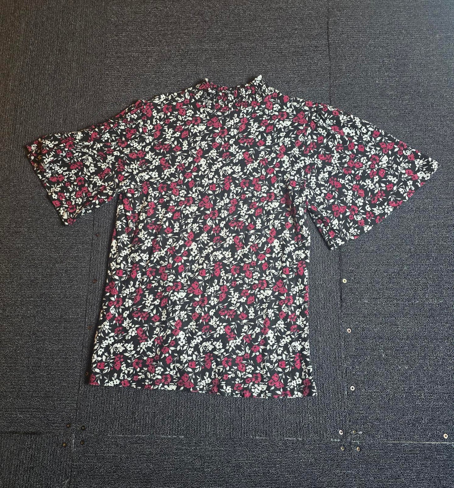 F&F Floral T-Shirt Purple White Black Size 10 Turtleneck