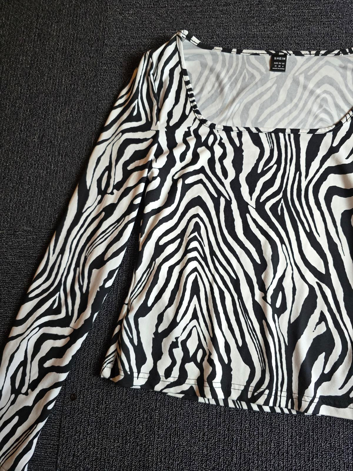 Shein Zebra Print Top Black & White Square Neck M Size 10–12 Bodycon