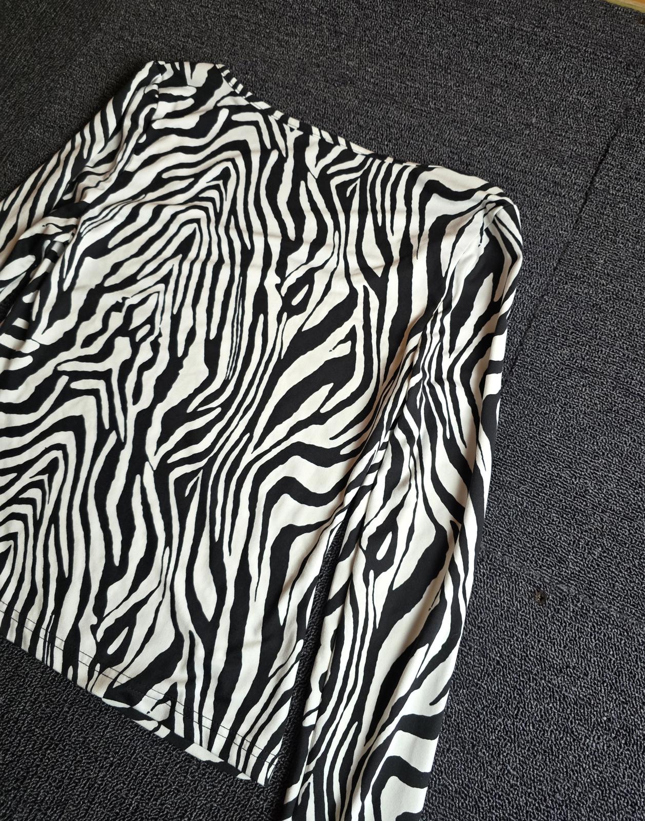 Shein Zebra Print Top Black & White Square Neck M Size 10–12 Bodycon