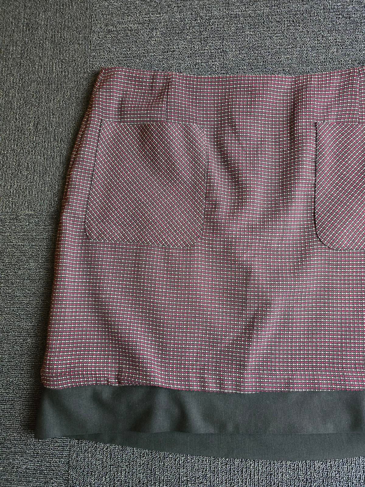 TU Burgundy & Black Mini Skirt Size 18 Layered Office Style