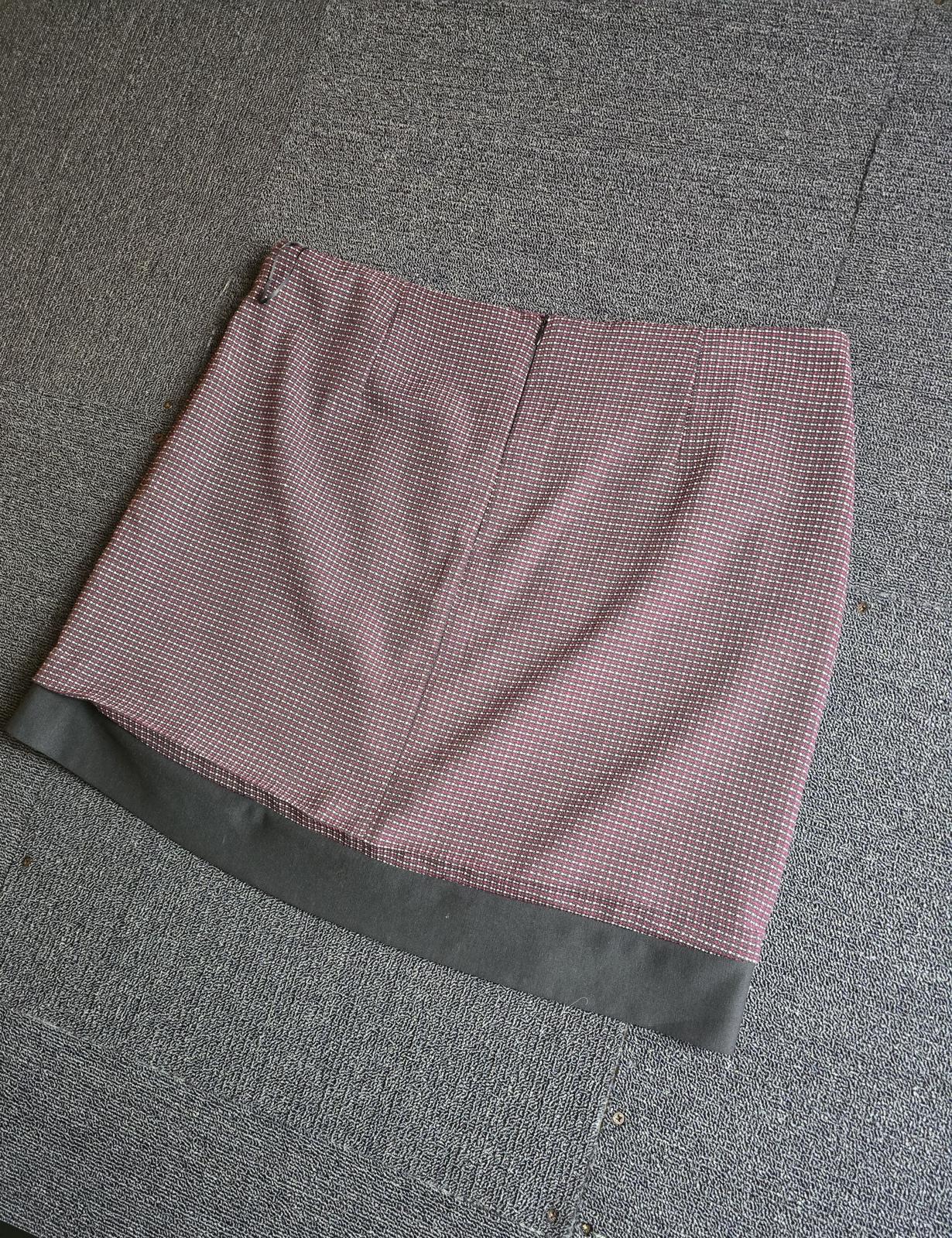 TU Burgundy & Black Mini Skirt Size 18 Layered Office Style