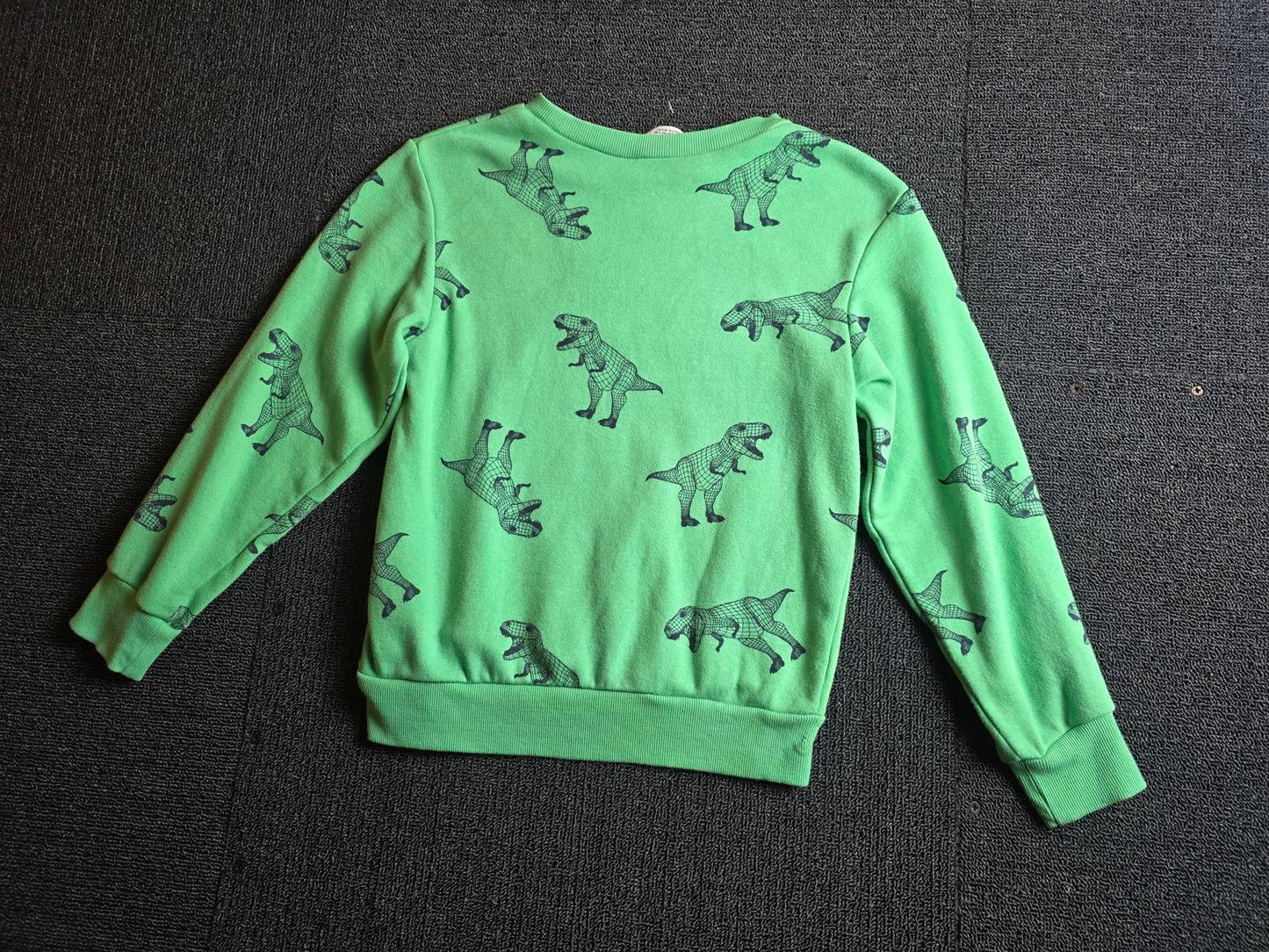 H&M boys green dinosaur jumper age 6-8years