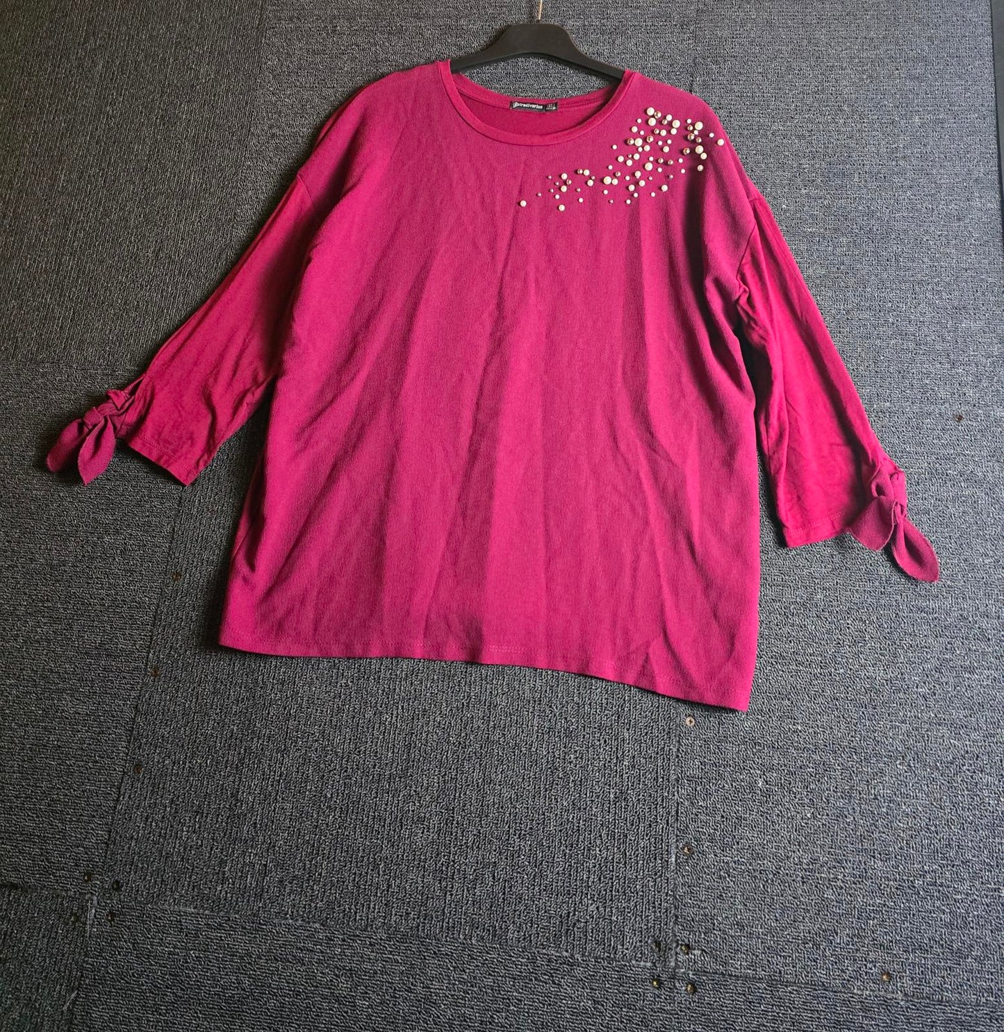 Stradivarius Top Burgundy Red Size L 14 16 Gem Pearl Detail 3/4 Sleeve