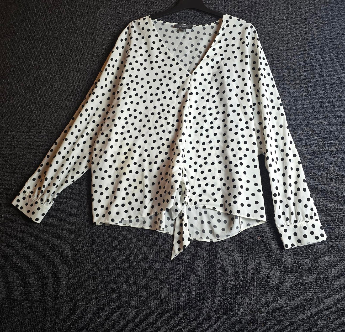 Primark Blouse White Black Polka Dot Size 18 Oversized V Neck