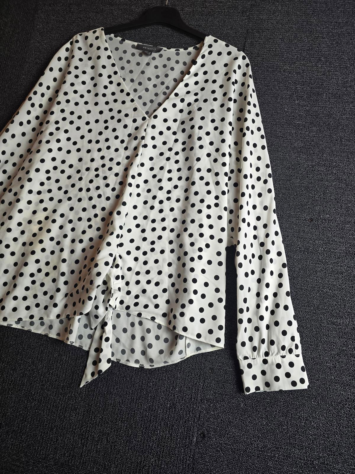 Primark Blouse White Black Polka Dot Size 18 Oversized V Neck