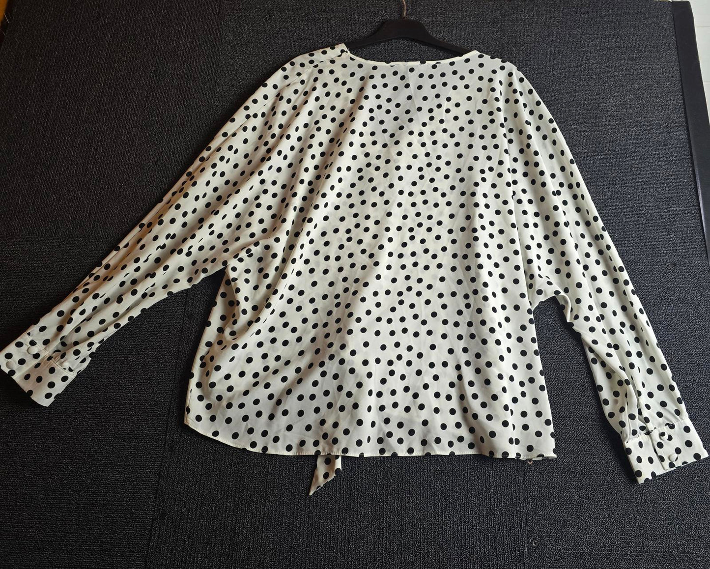 Primark Blouse White Black Polka Dot Size 18 Oversized V Neck