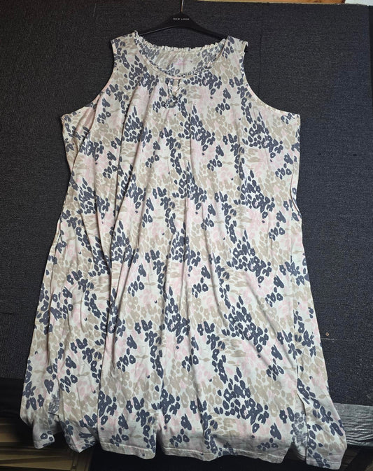 Pretty Secrets Nightie White Multicoloured Pattern Size 32/34 Sleeveless