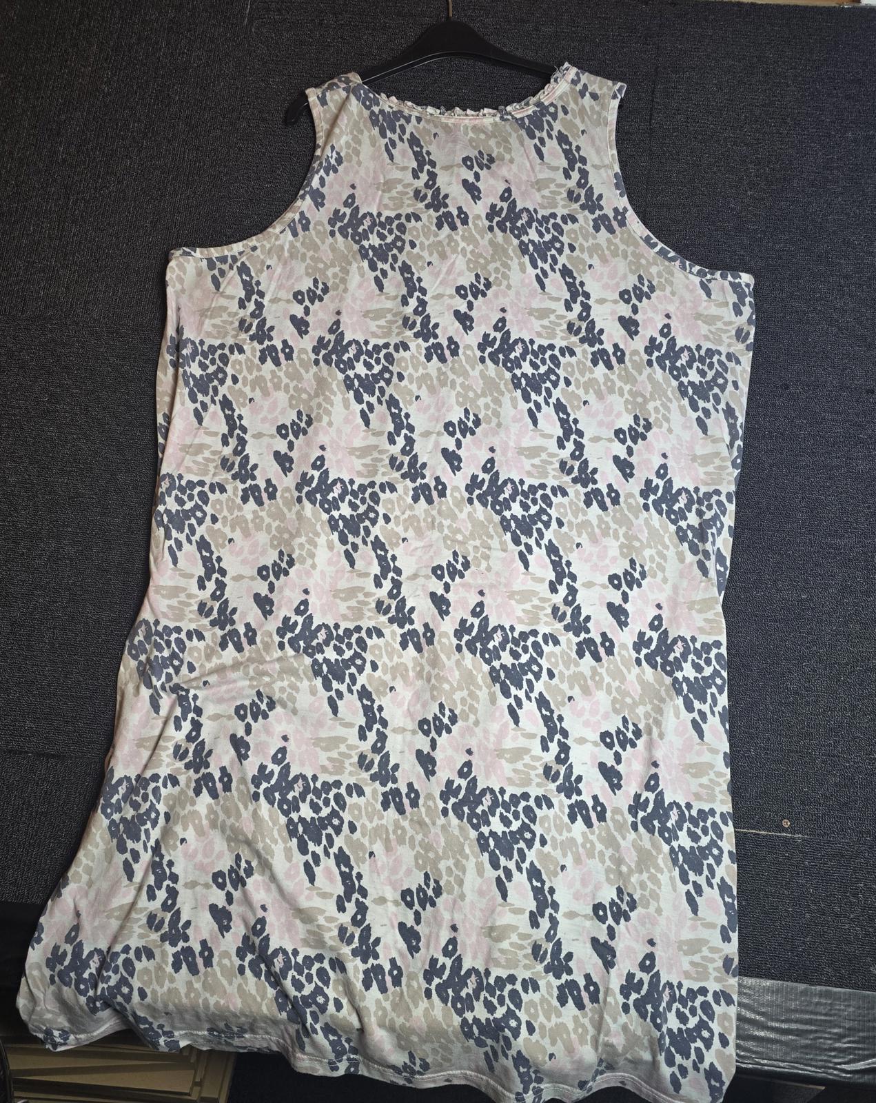 Pretty Secrets Nightie White Multicoloured Pattern Size 32/34 Sleeveless