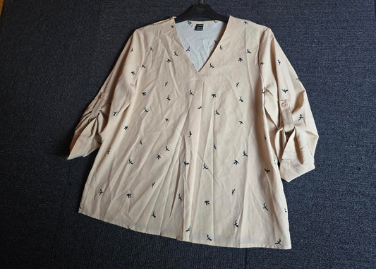 Shein Blouse Beige Bird Prin M Size 10–12 Relaxed Fit