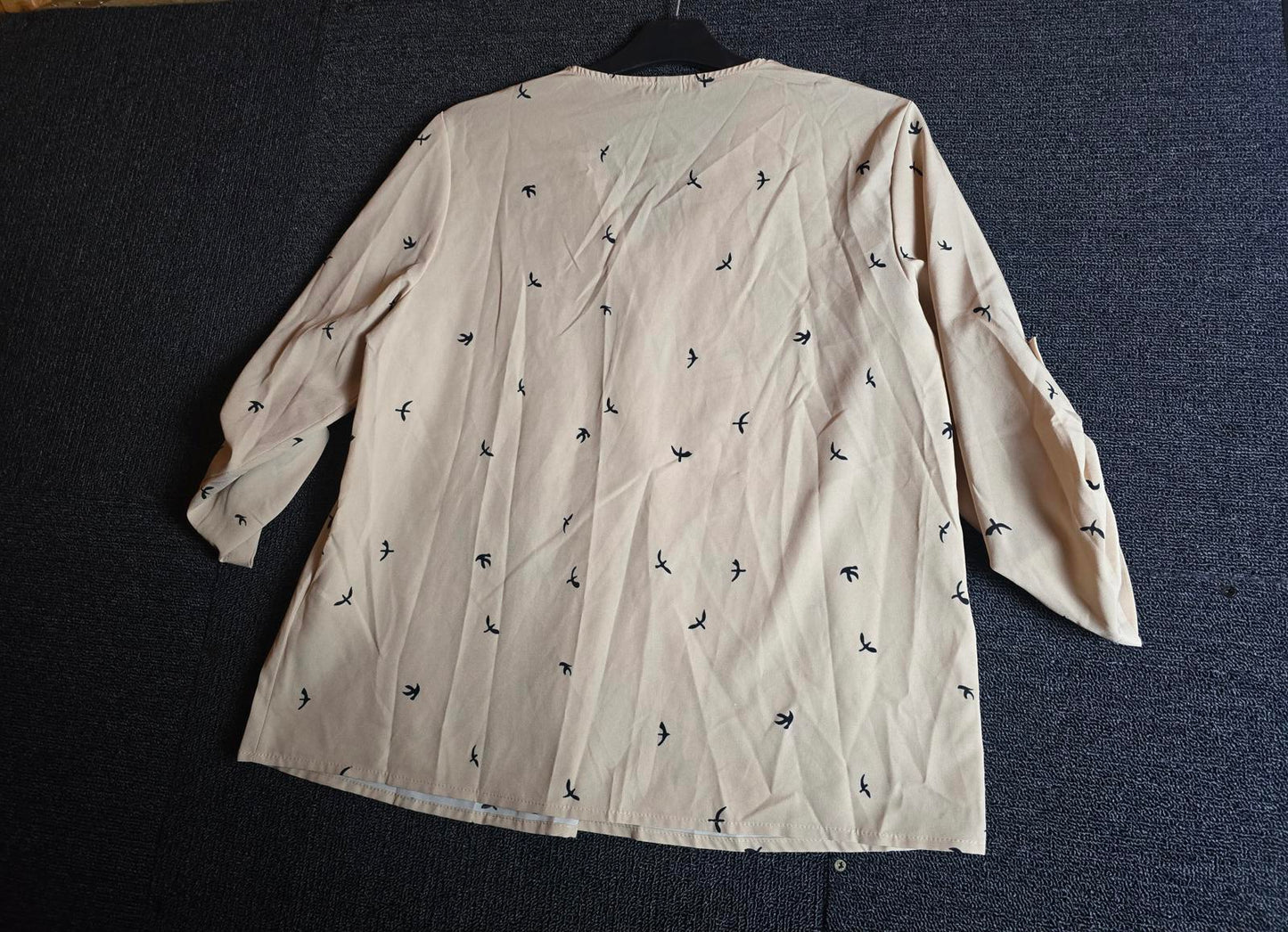 Shein Blouse Beige Bird Prin M Size 10–12 Relaxed Fit