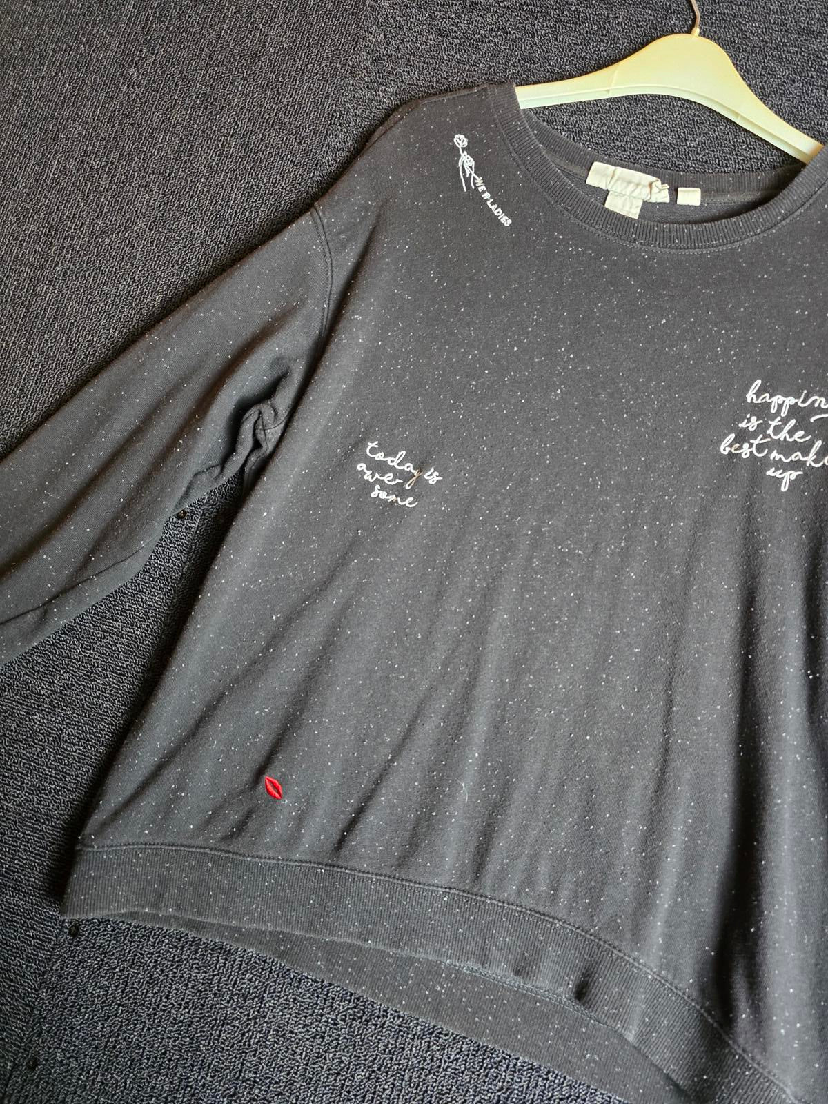 H&m grey sweater Size 10/12 print causal