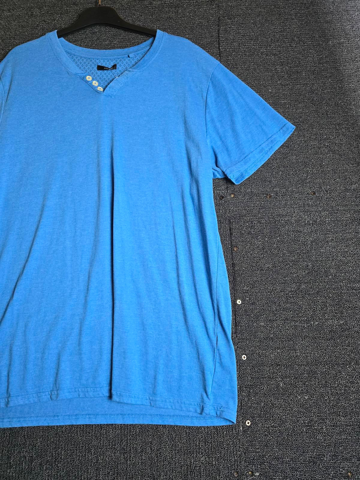 M&Co T-Shirt Blue Size XL Button Front Casual Wear