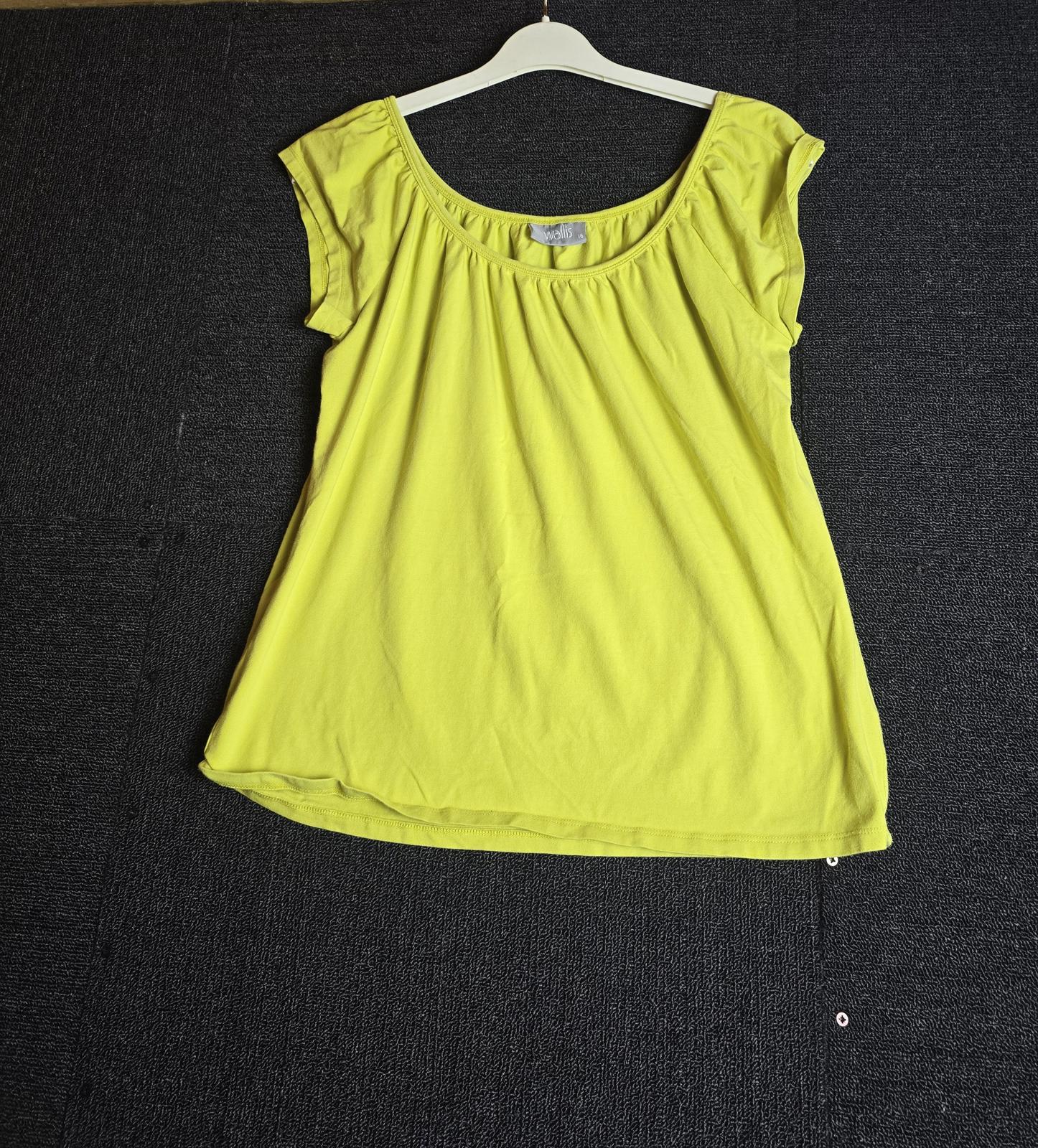 Wallis Light Green Scoop Neck T-Shirt Size 16 Cotton Casual